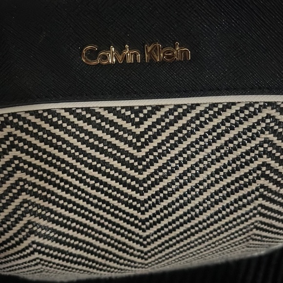 Calvin Klein Leather Medium Sachel in Black and White with Gold Hardware. - Picture 7 of 10